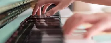 La imagen 2 de la Empresa ACADEMIA ARTÍSTICA BELL-CANTO Tienda de música en Medellín ANT