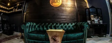 La imagen 3 de la Empresa LA GOLDEN STREET BARBER - PUB Barbería en Ibagué TOL