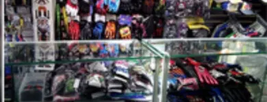 La imagen 1 de la Empresa MOTOMANÍA Tienda de repuestos para automóviles en Manizales CAL