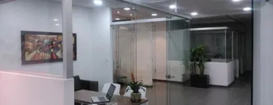 La imagen 1 de la Empresa VIDRIOS LA 30 Fabricante de vidrio en Ibagué TOL