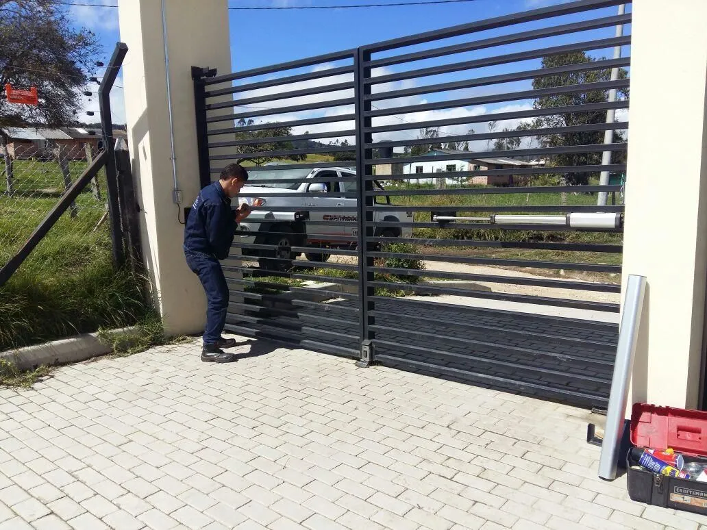 La imagen 6 de la Empresa SEGUTRONIX PUERTAS AUTOMATICAS