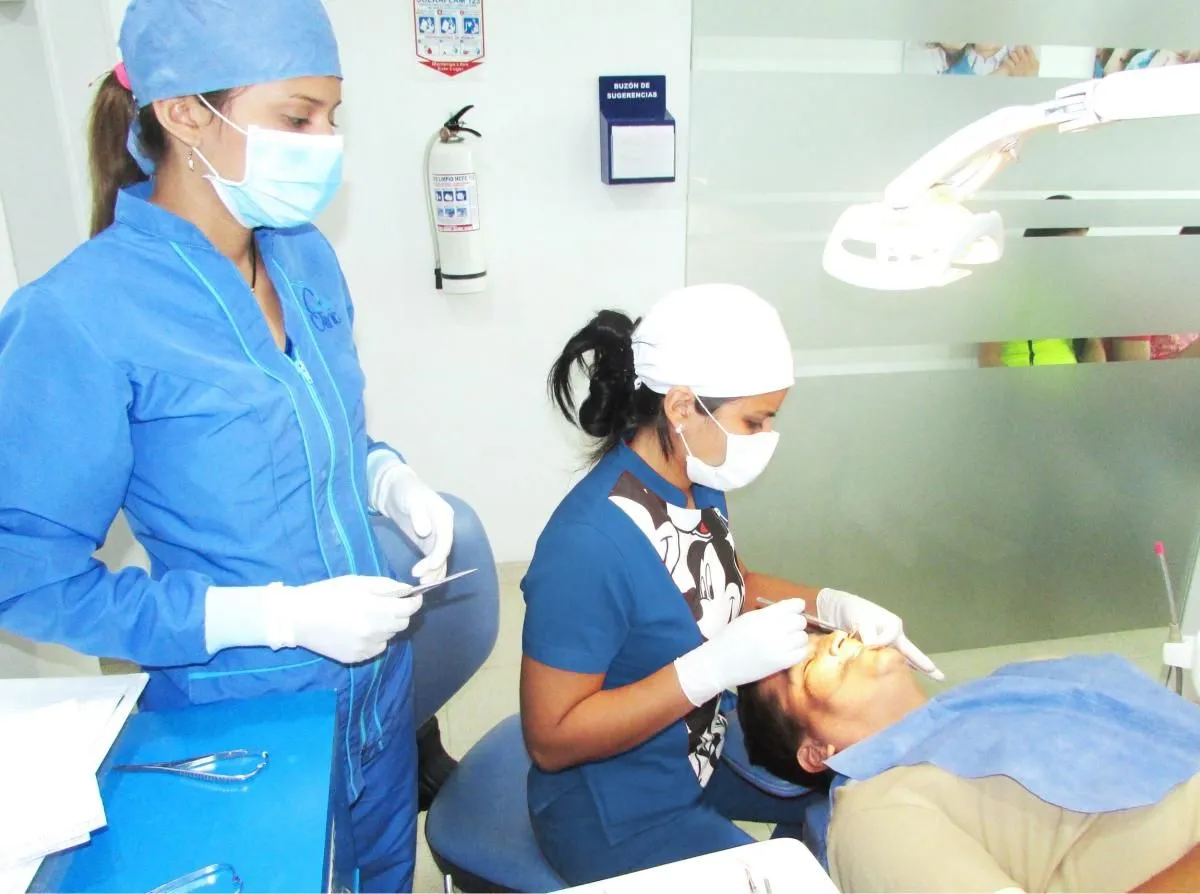 La imagen 1 de la Empresa MC DENTAL CLINIC