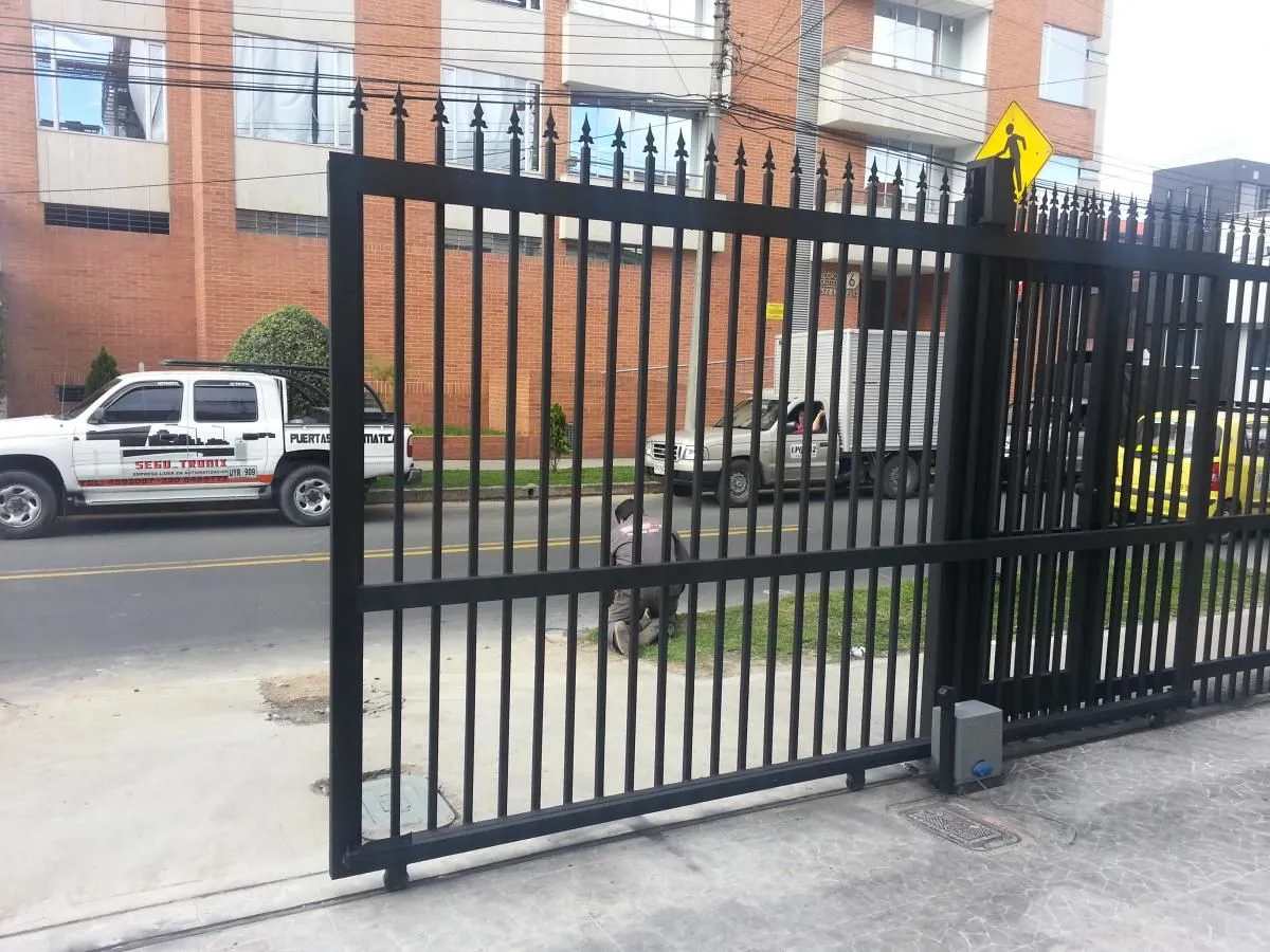 La imagen 3 de la Empresa SEGUTRONIX PUERTAS AUTOMATICAS