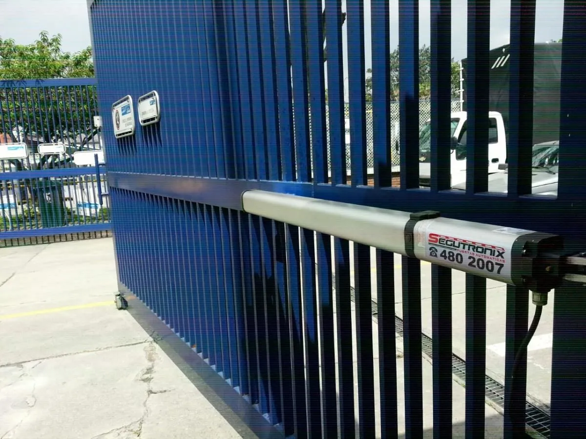 La imagen 8 de la Empresa SEGUTRONIX PUERTAS AUTOMATICAS
