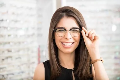 La imagen 1 de la Empresa OPTICAS B & SAT