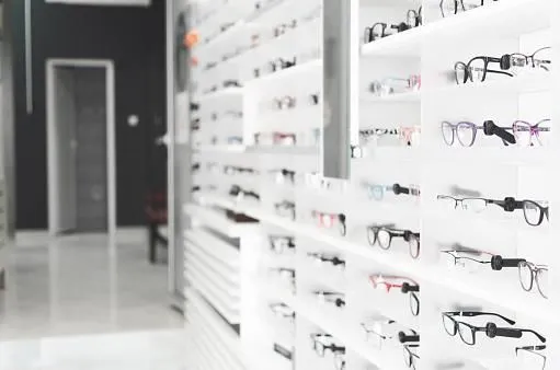 La imagen 2 de la Empresa OPTICAS B & SAT