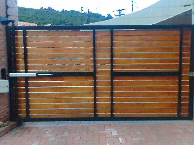 La imagen 9 de la Empresa SEGUTRONIX PUERTAS AUTOMATICAS