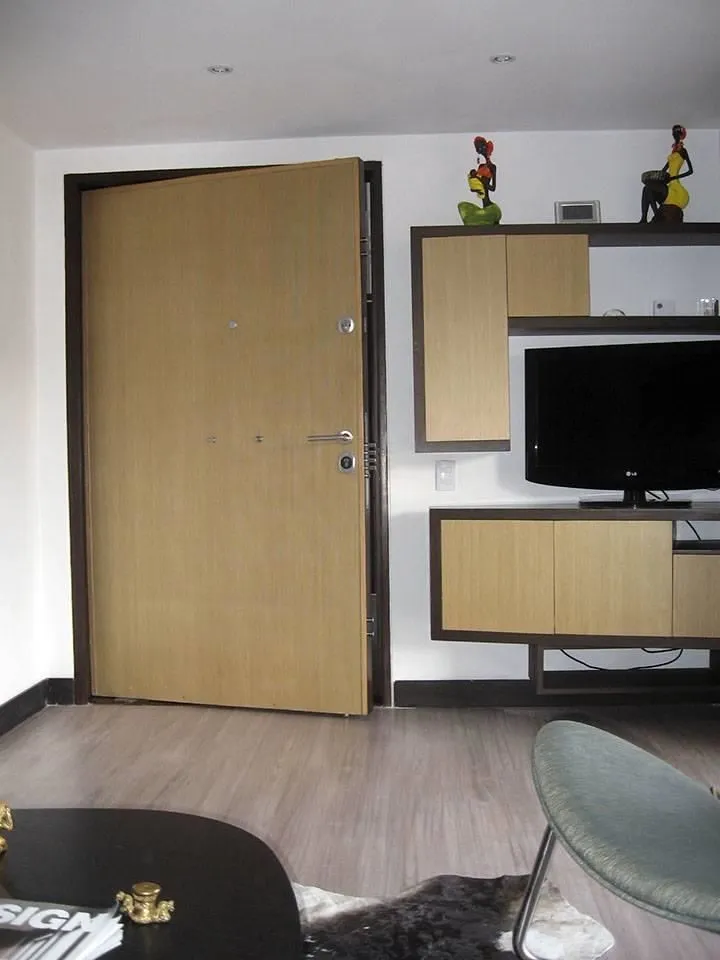 La imagen 3 de la Empresa PUERTAS DE ALTA SEGURIDAD LA COLMENA