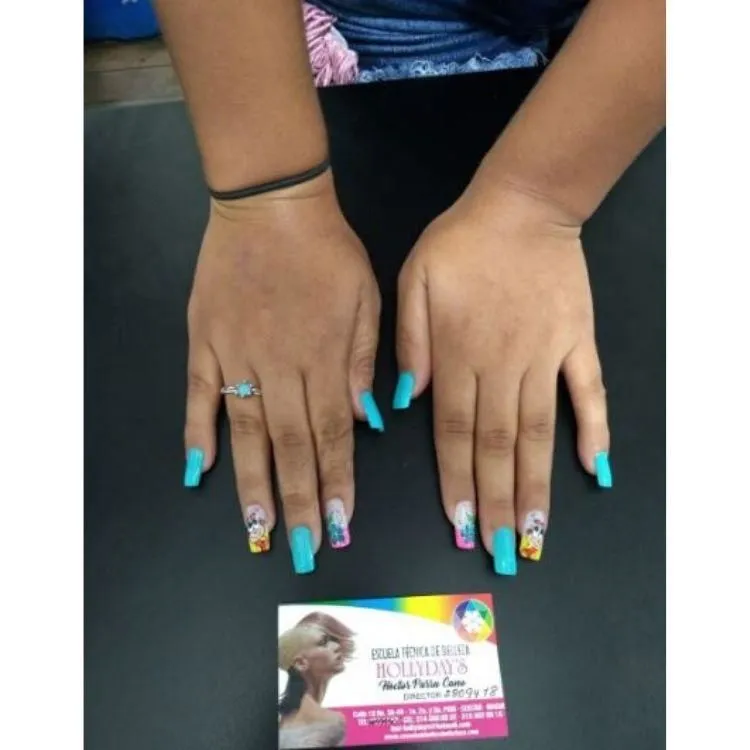 La imagen 1 de la Empresa ESCUELA TÉCNICA DE BELLEZA HOLLIDAYS