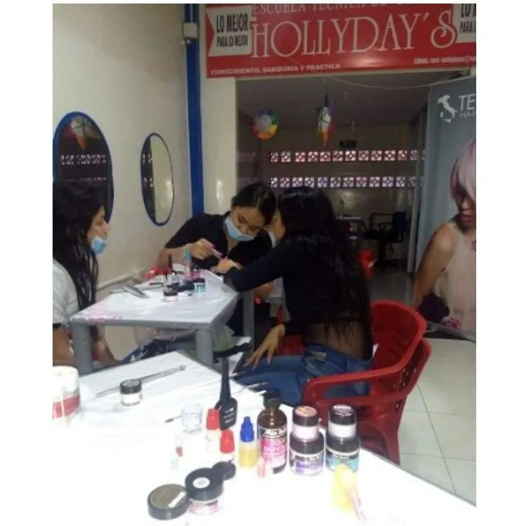 La imagen 3 de la Empresa ESCUELA TÉCNICA DE BELLEZA HOLLIDAYS